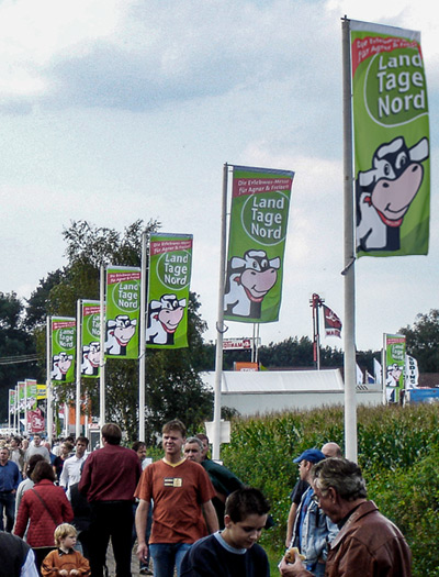 Fahnen auf der Messe LandTageNord