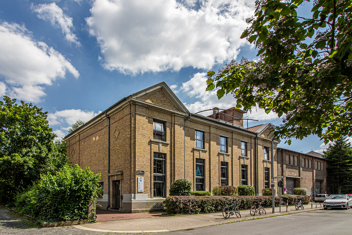Gebäude der Werbeagentur IN PUNCTO DESIGN GmbH in Braunschweig, Straßenansicht